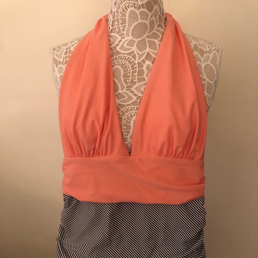 New tags One piece halter scrunched bottom